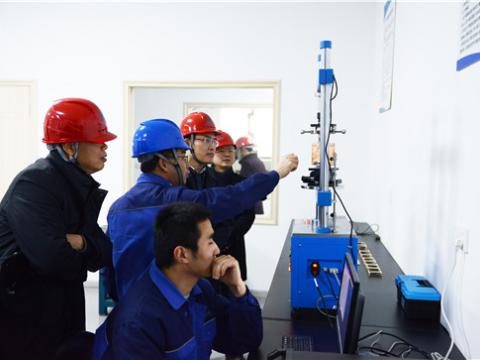 扬中市委常委孙健一行来平博旅行“柴继涛劳模立异事情室”