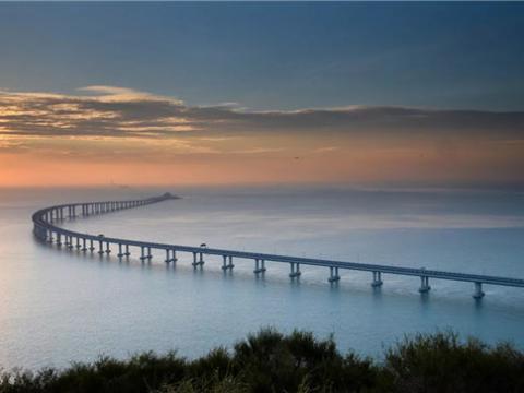 平博为港珠澳大桥保驾护航